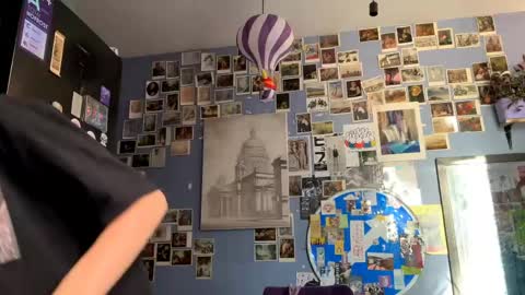 Rose online show from 04-19-26, 04:01