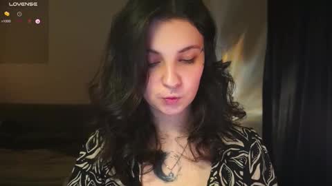 Snapshot of maymary_ chatting on 11-24-25, 05:40 Mary . online show from 11-24-25, 05:40