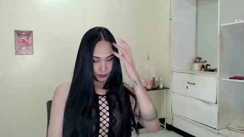 Snapshot of mazikeen96 chatting on 06-19-26, 04:17 Mazikeen 666 online show from 06-19-26, 04:17