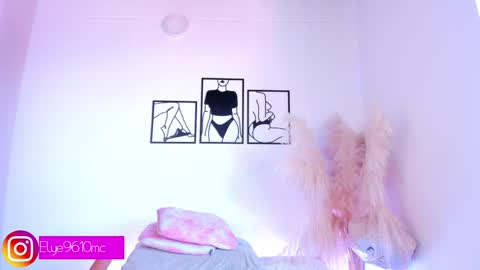 Ellie online show from 04-09-26, 03:06