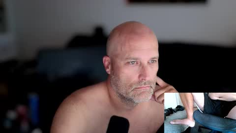 Snapshot of mcinside chatting on 09-28-25, 01:38 mcinside online show from 09-28-25, 01:38