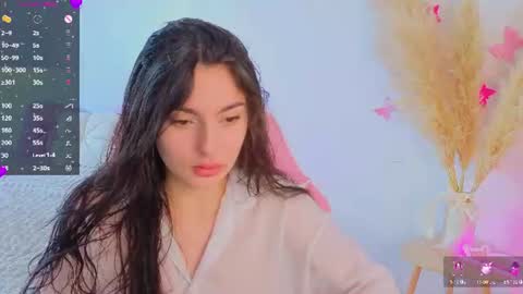 Snapshot of medina_andress chatting on 06-13-26, 01:53 Dina online show from 06-13-26, 01:53