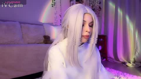 Nicole online show from 04-10-26, 05:39