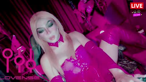 THE QUEEN ALPHA   Queen Medusa Prey online show from 04-09-26, 09:36