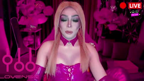 THE QUEEN ALPHA   Queen Medusa Prey online show from 04-17-26, 07:55