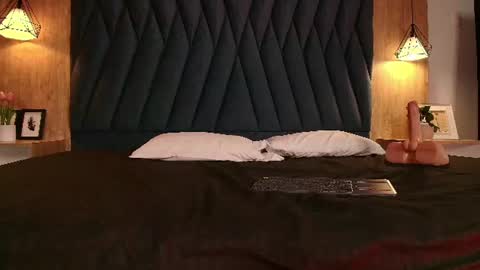 M E G A N  online show from 06-11-26, 12:32
