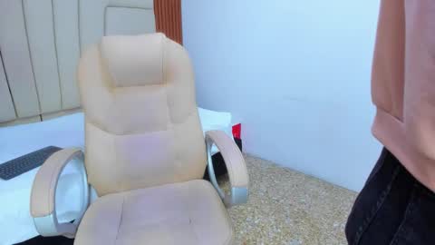 Snapshot of megan_hally chatting on 03-10-26, 11:32 Megan online show from 03-10-26, 11:32