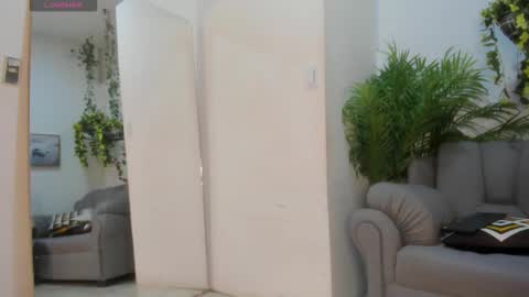 Snapshot of megan_hally chatting on 03-24-26, 11:32 Megan online show from 03-24-26, 11:32