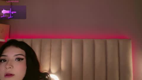 Snapshot of megan_moore__ chatting on 06-03-26, 02:33 online show from 06-03-26, 02:33