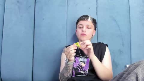 megan_thompsonn_ online show from 05-28-26, 01:58