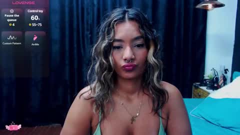 M E G A N   online show from 02-03-25, 07:42