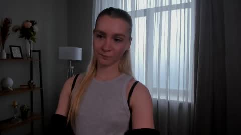 Elly online show from 04-19-26, 12:04