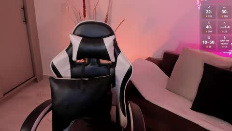 megan lake online show from 05-10-26, 01:16