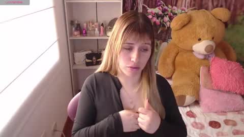 Snapshot of meganlk chatting on 04-22-26, 06:09 MEGAN online show from 04-22-26, 06:09