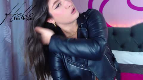 Snapshot of megann_abby chatting on 12-31-24, 06:37 Im Megan Please do not demand a show without first tiping Thank you online show from 12-31-24, 06:37