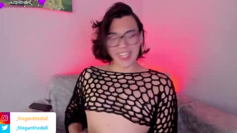 Snapshot of meganthedoll chatting on 06-16-26, 05:59 Meghan the doll online show from 06-16-26, 05:59