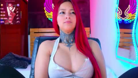 Snapshot of meghan_nill chatting on 03-27-26, 08:26 Meghan online show from 03-27-26, 08:26