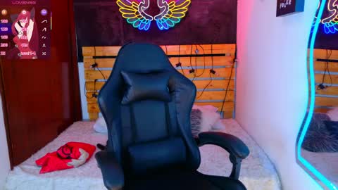 Snapshot of meghan_nill chatting on 04-10-26, 03:01 Meghan online show from 04-10-26, 03:01