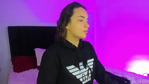 Snapshot of meily_oficial chatting on 05-19-26, 01:33 IG soymeily oficial online show from 05-19-26, 01:33