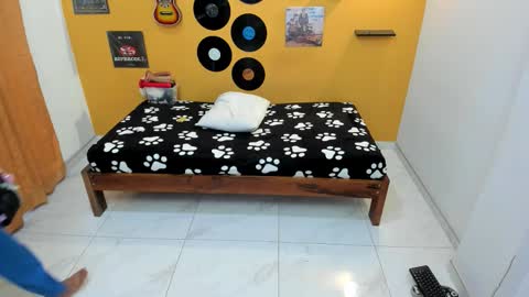 MEIS online show from 03-17-26, 02:16