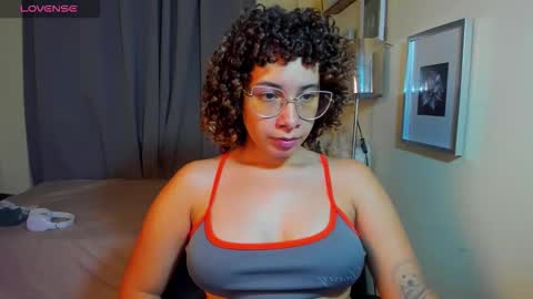 Snapshot of melaniacosta chatting on 06-11-26, 12:43 melani online show from 06-11-26, 12:43