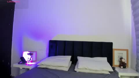 Melanie roux  online show from 05-20-26, 12:22