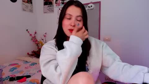 Snapshot of melanieev chatting on 06-12-26, 06:18 mel online show from 06-12-26, 06:18