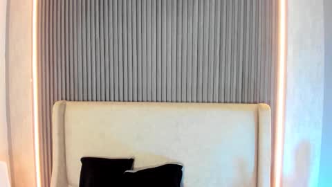 MelanieRoah online show from 03-22-26, 02:20