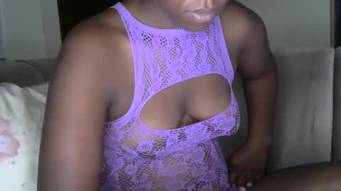 Snapshot of melanin3 chatting on 02-14-25, 12:25 Melanin3 online show from 02-14-25, 12:25