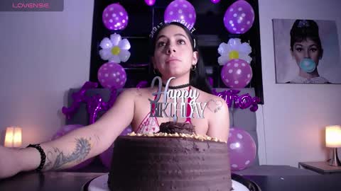 melanny_petite online show from 04-18-26, 03:05