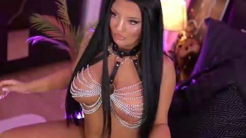 Snapshot of melanyass chatting on 06-19-26, 05:01 Mellanya online show from 06-19-26, 05:01