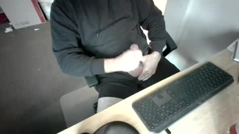 melbguy_075 online show from 06-18-26, 11:20
