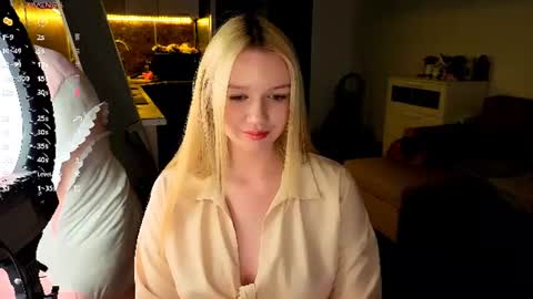Mel or Lissa 3 Welcome here online show from 07-20-26, 12:36