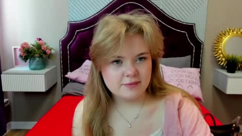 Sophia online show from 05-14-26, 06:20