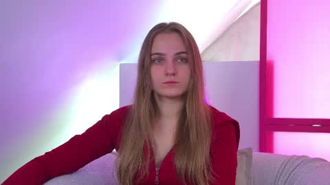 Snapshot of melissamelrey chatting on 06-19-26, 06:51 MelissaBerry online show from 06-19-26, 06:51