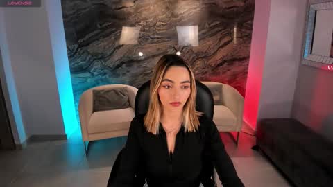 Snapshot of melissamoore_ chatting on 02-09-26, 03:32 Call me Meli online show from 02-09-26, 03:32