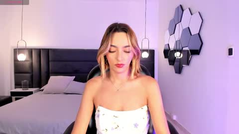 Snapshot of melissamoore_ chatting on 04-02-26, 08:34 Call me Meli online show from 04-02-26, 08:34