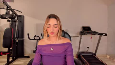 Snapshot of melissamoore_ chatting on 04-11-26, 08:51 Call me Meli online show from 04-11-26, 08:51