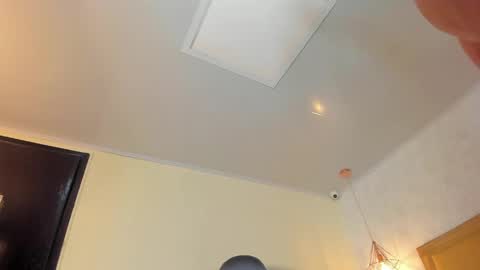    online show from 05-12-26, 07:33
