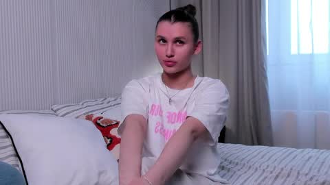 Lia online show from 04-06-26, 11:55