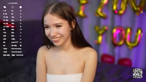 Snapshot of mellowglowy chatting on 02-13-26, 09:44 Eva online show from 02-13-26, 09:44