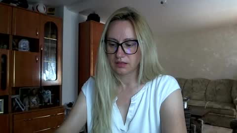 Melly online show from 07-01-26, 07:43