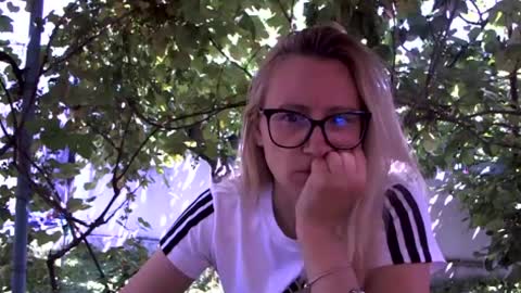 Melly online show from 07-11-26, 08:50