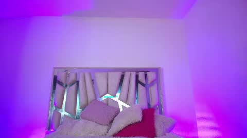    online show from 06-02-26, 04:36