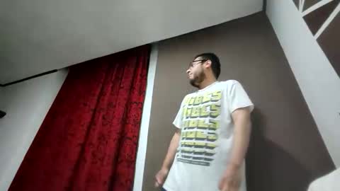 Snapshot of meltingdab chatting on 11-17-25, 12:16 meltingdab online show from 11-17-25, 12:16