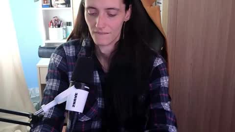 Snapshot of memisecrets chatting on 05-18-26, 04:02 Megumi Aina online show from 05-18-26, 04:02