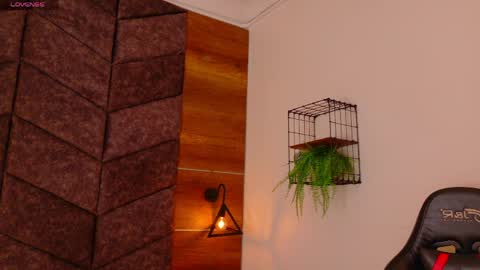 Snapshot of memphiswilliams chatting on 04-13-26, 02:50 Memphis Williams online show from 04-13-26, 02:50