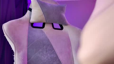 Mia online show from 03-30-26, 04:13