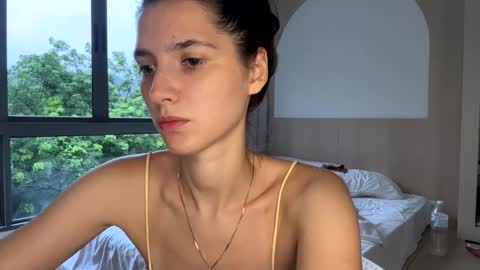 Snapshot of meralynn chatting on 06-03-26, 10:51 LEVA online show from 06-03-26, 10:51