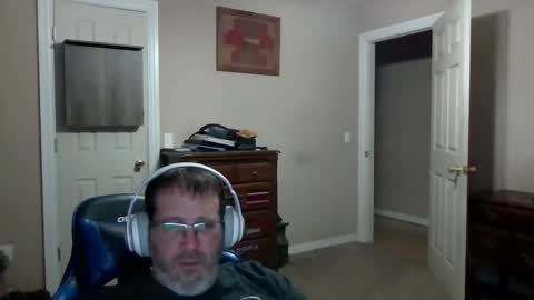 Snapshot of mercer1977 chatting on 04-23-26, 12:40 mercer1977 online show from 04-23-26, 12:40